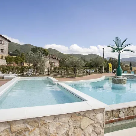 Semesteranläggning (resort) La Castellaia 3*