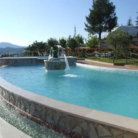 Semesteranläggning (resort) La Castellaia 3*